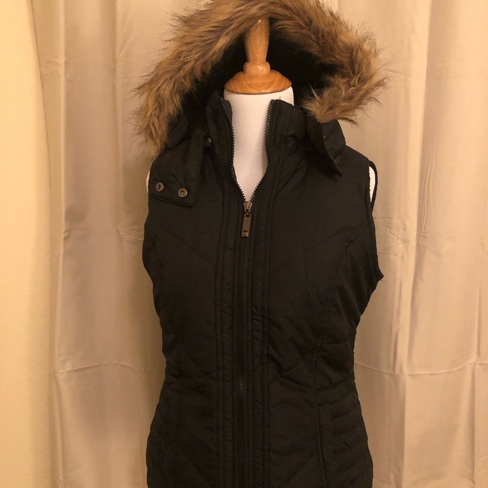 YMI Fully lined jacket vest. Size S.